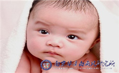 儿童脸上有白斑是怎么回事